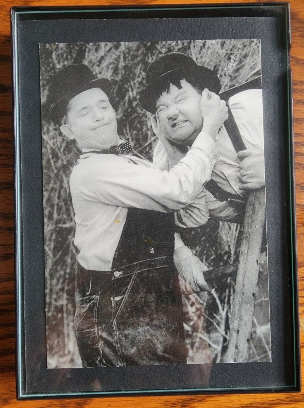 3 Stooges and Laural & Hardy 4x7 framed pictures