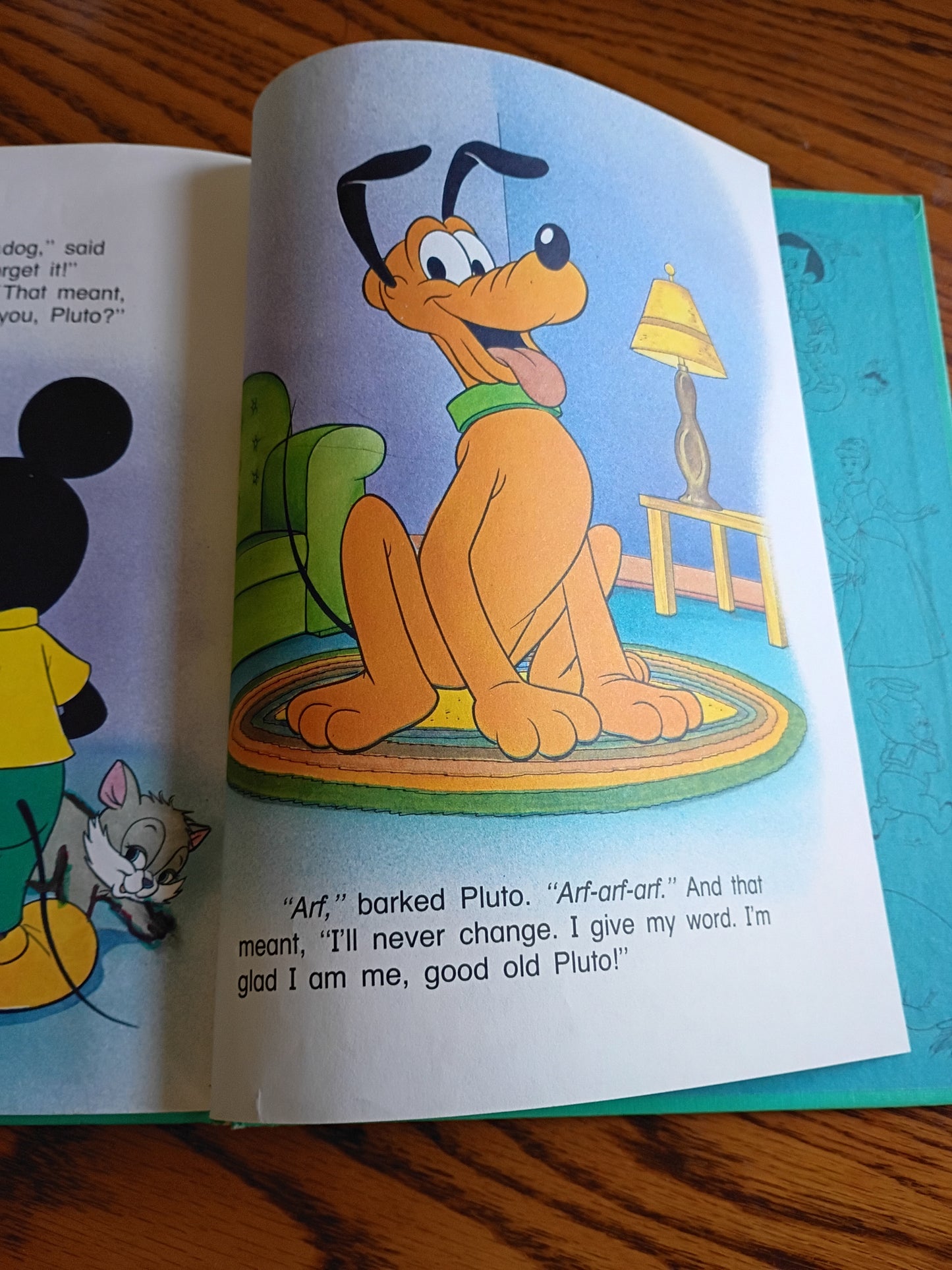 Walt Disney Mickey's Fun to Read Library Volume 7 Mickey Finds a Kitten Book 1986.
