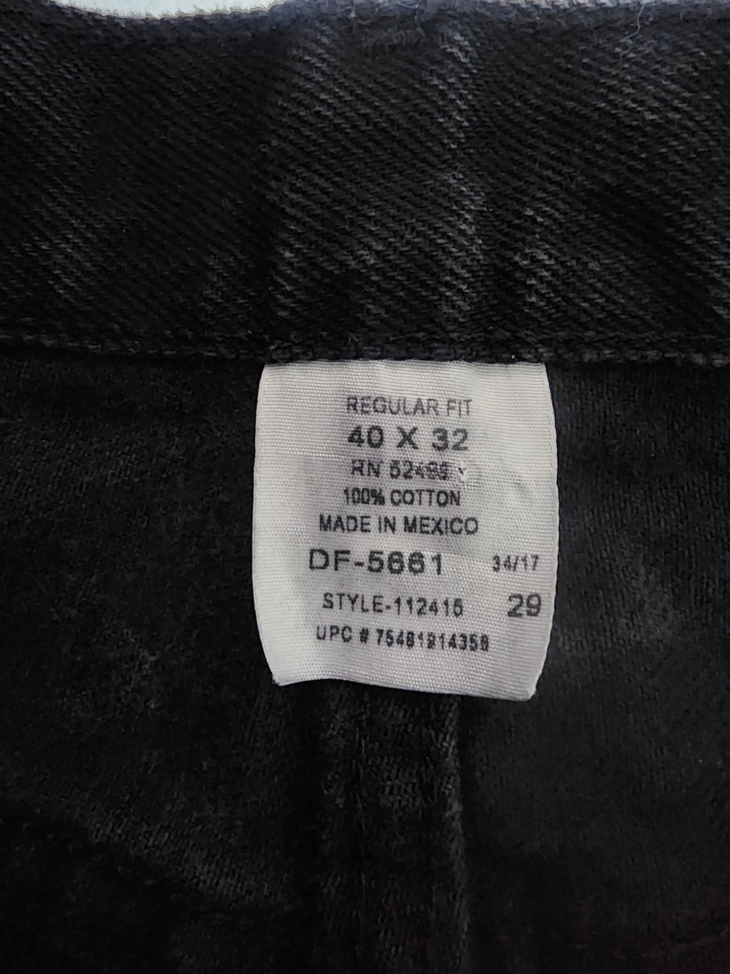 Men's Black Denim Jeans 40 x 32 in very good condition.