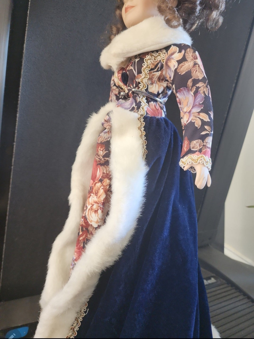 Exquisite Ashley Belle
Porcelain Keepsake Doll - Royal
Blue & Floral Gown