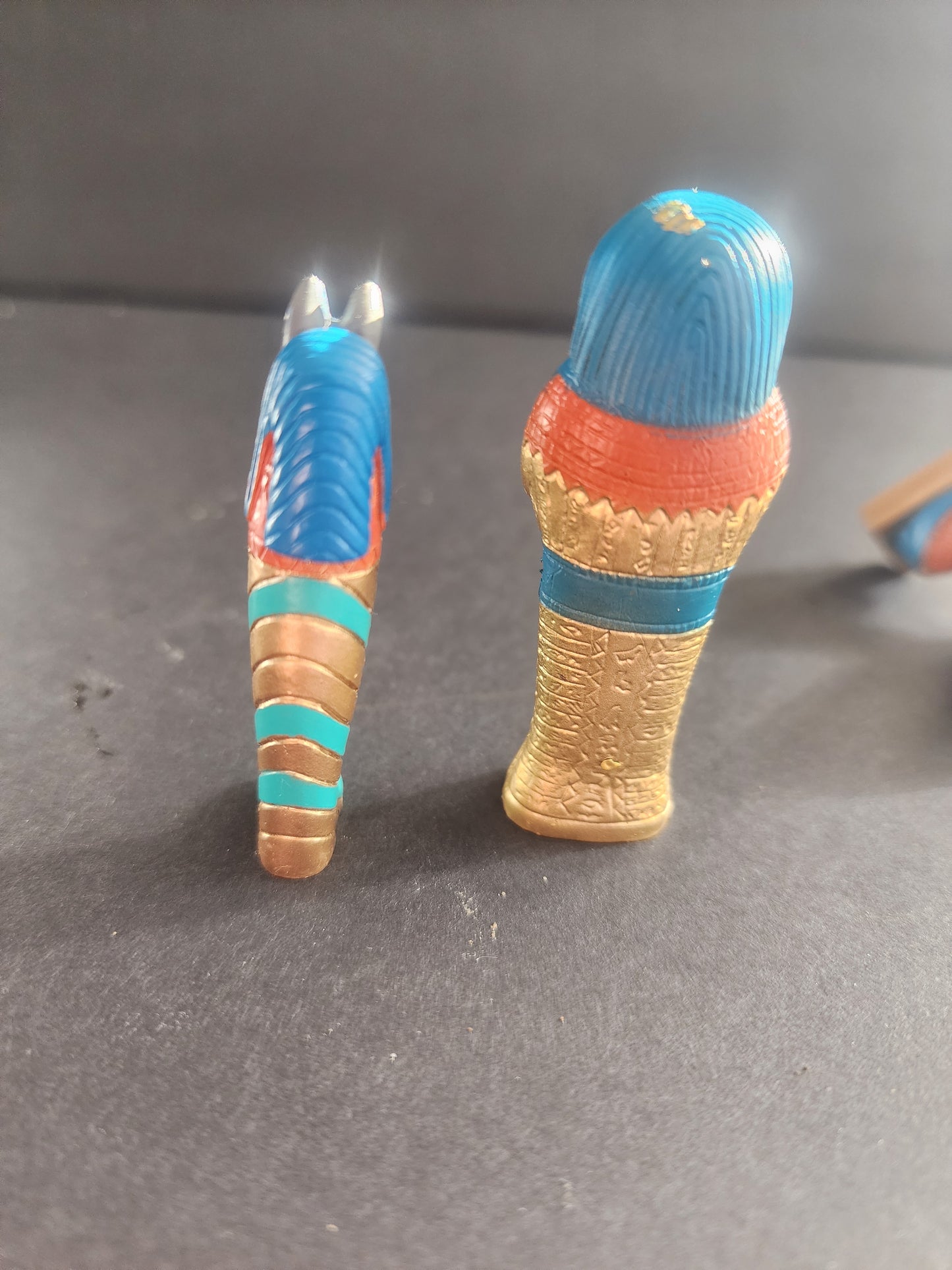 Ancient Egyptian Miniature Figurines Set, 7 Pieces with Pyramids, Educational History Toys for Kids.