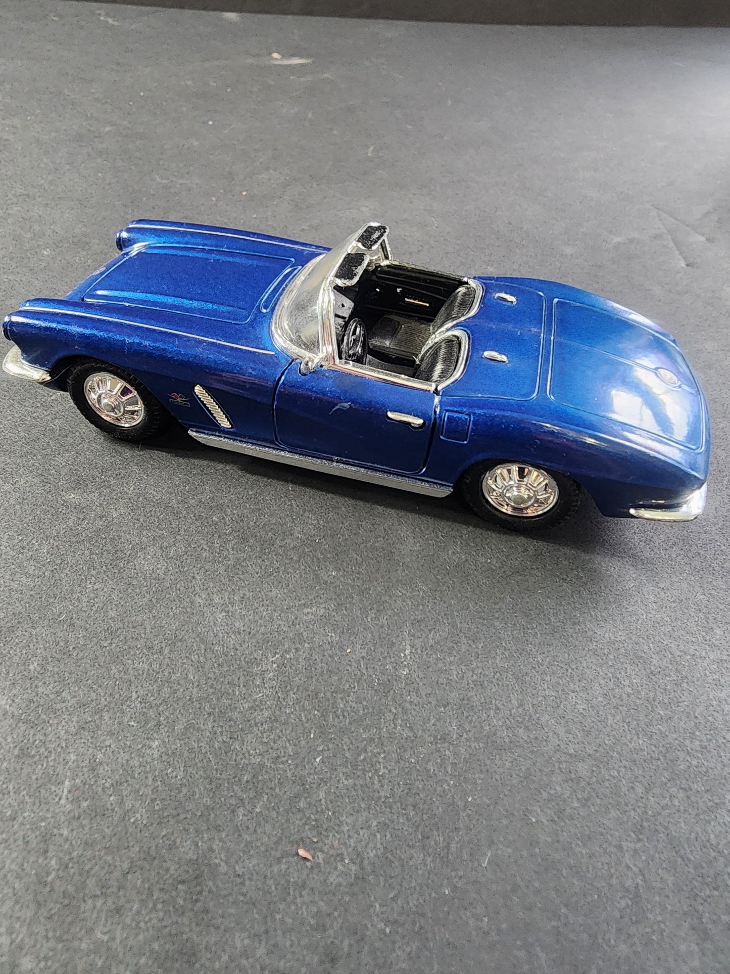 CHEVROLET CORVETTE 1962 CONVERTIBLE BLUE SS5750 1:32 Scale model car, friction action