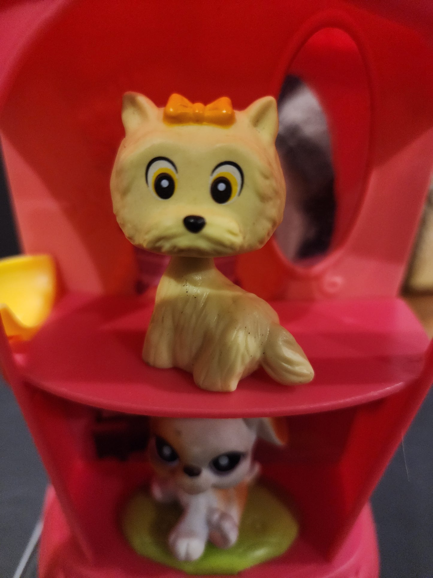 Littlest Pet Shop Hydrant Hangout playset and two dogs