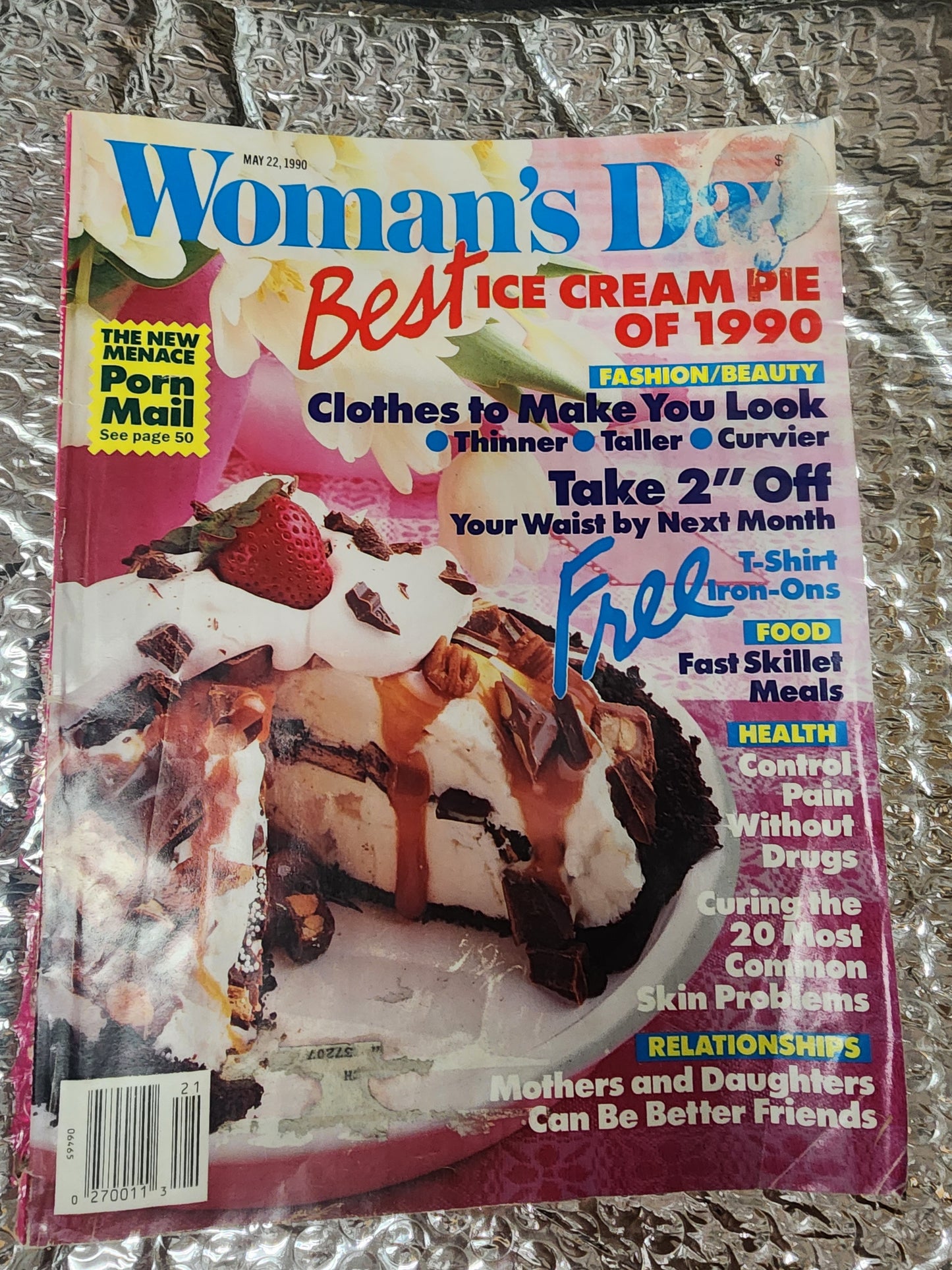 Vintage Woman's Day, May 22, 1990 issue. Features "Best Ice Cream Pie of 1990"