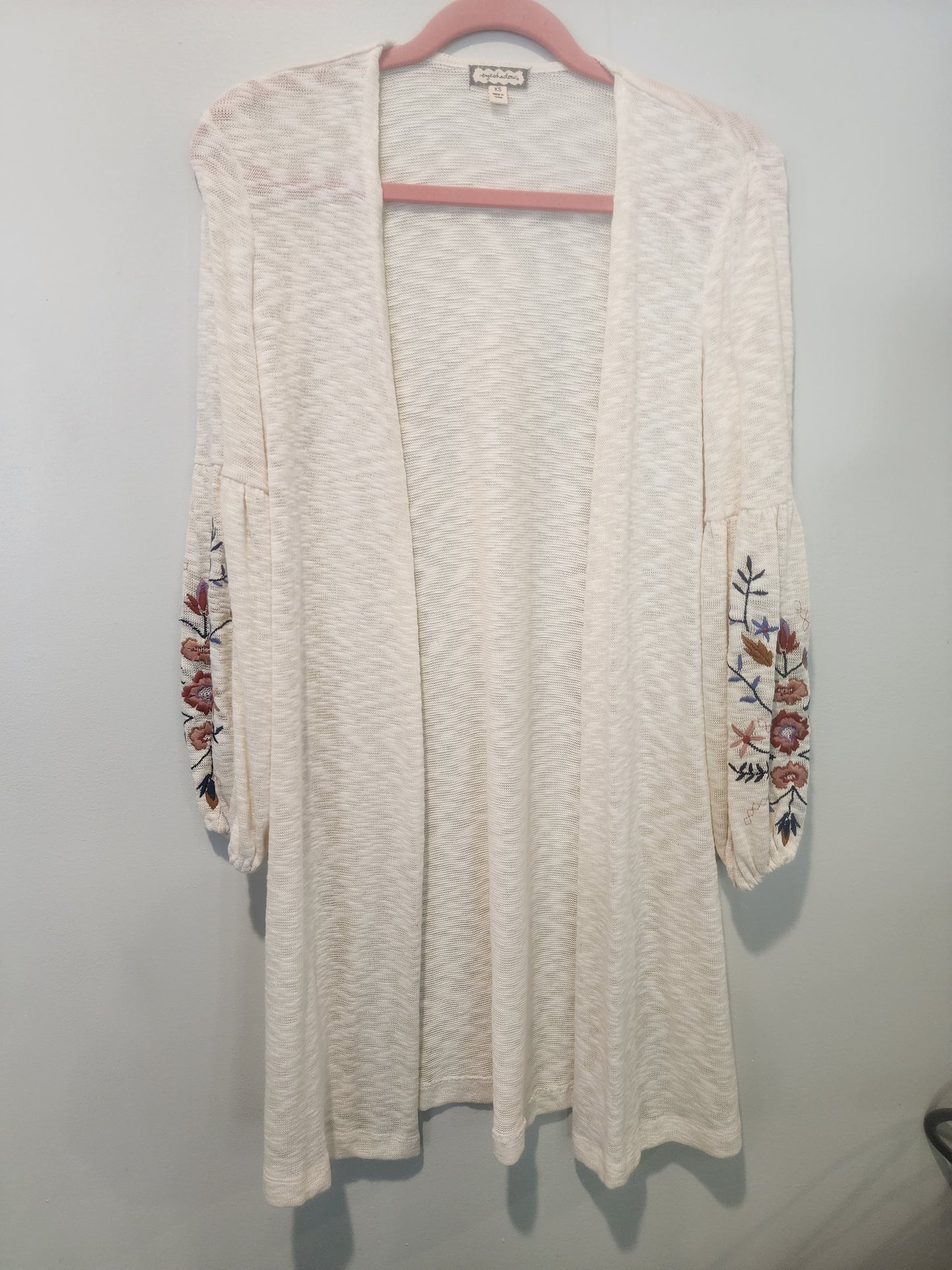 Eyeshadow Women's Open Front Sweater Size XS embroidered Floral Cardigan