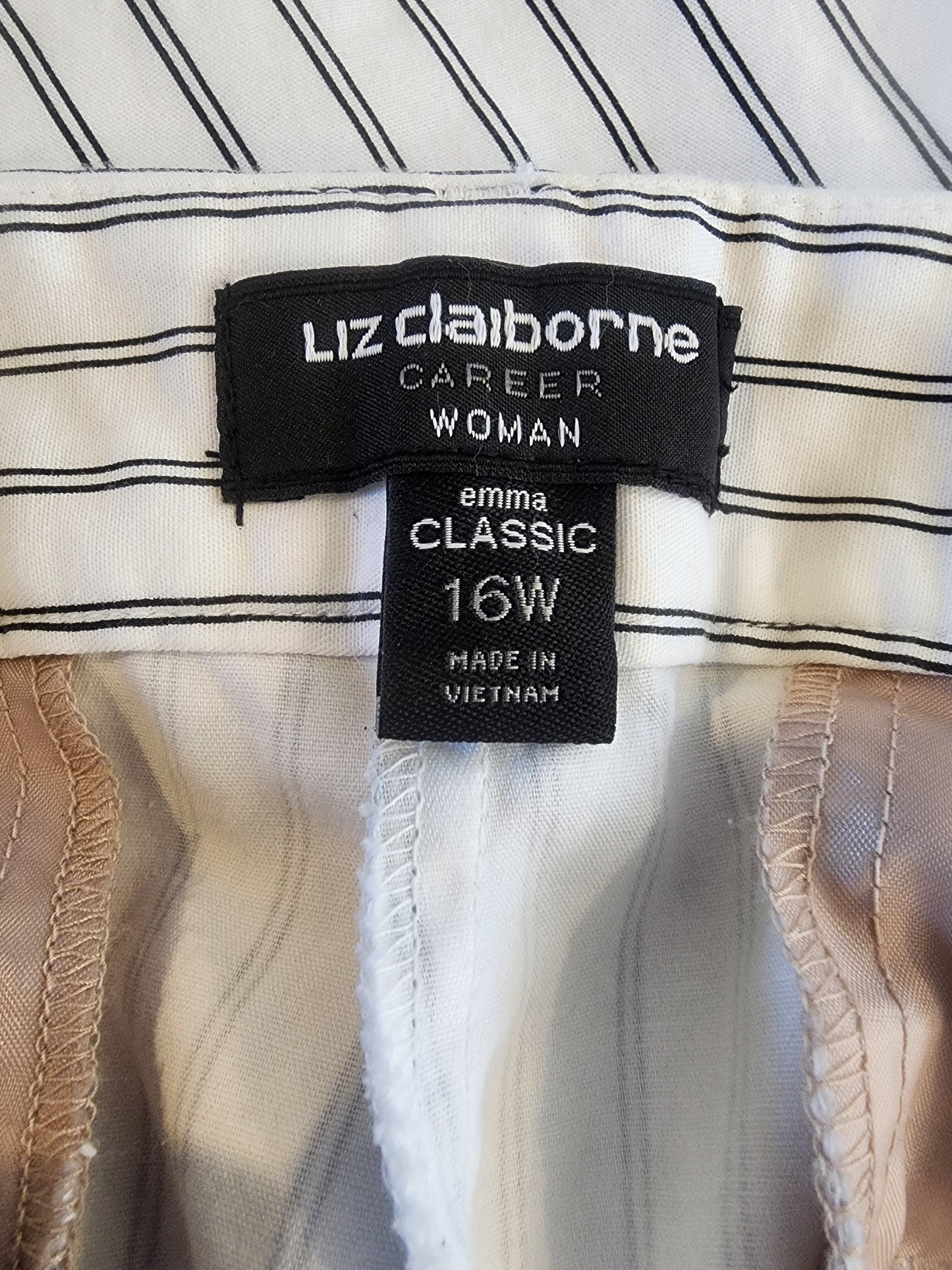 Liz Claiborne Capris white with Black Pinstripes Career Pants 16 XL