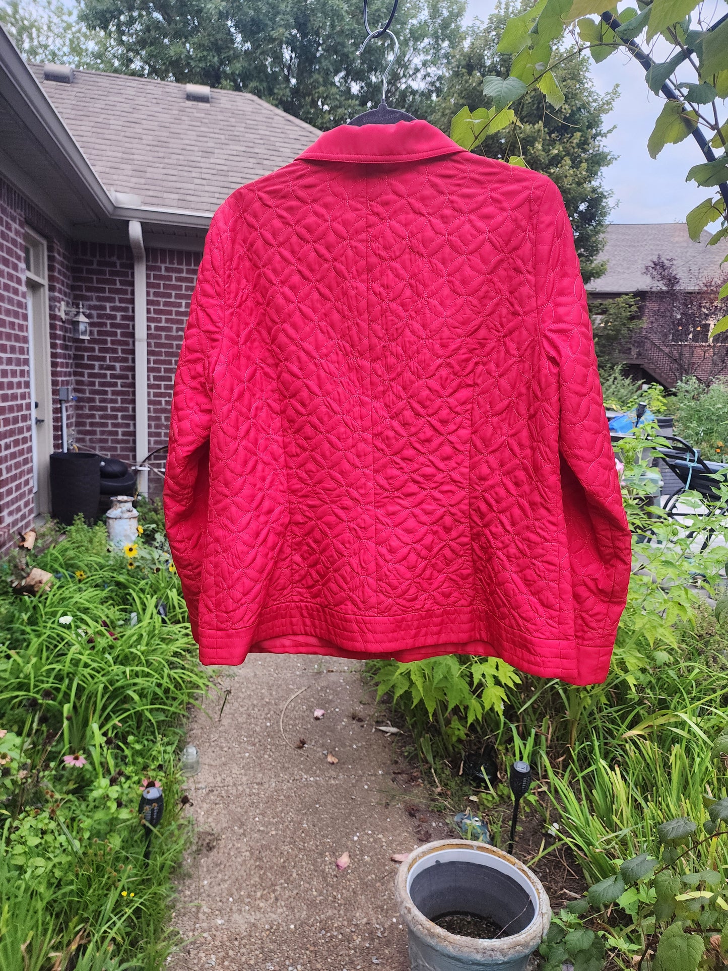 Requirements Women's L Red Quilted Lightwieght Jacket Lined