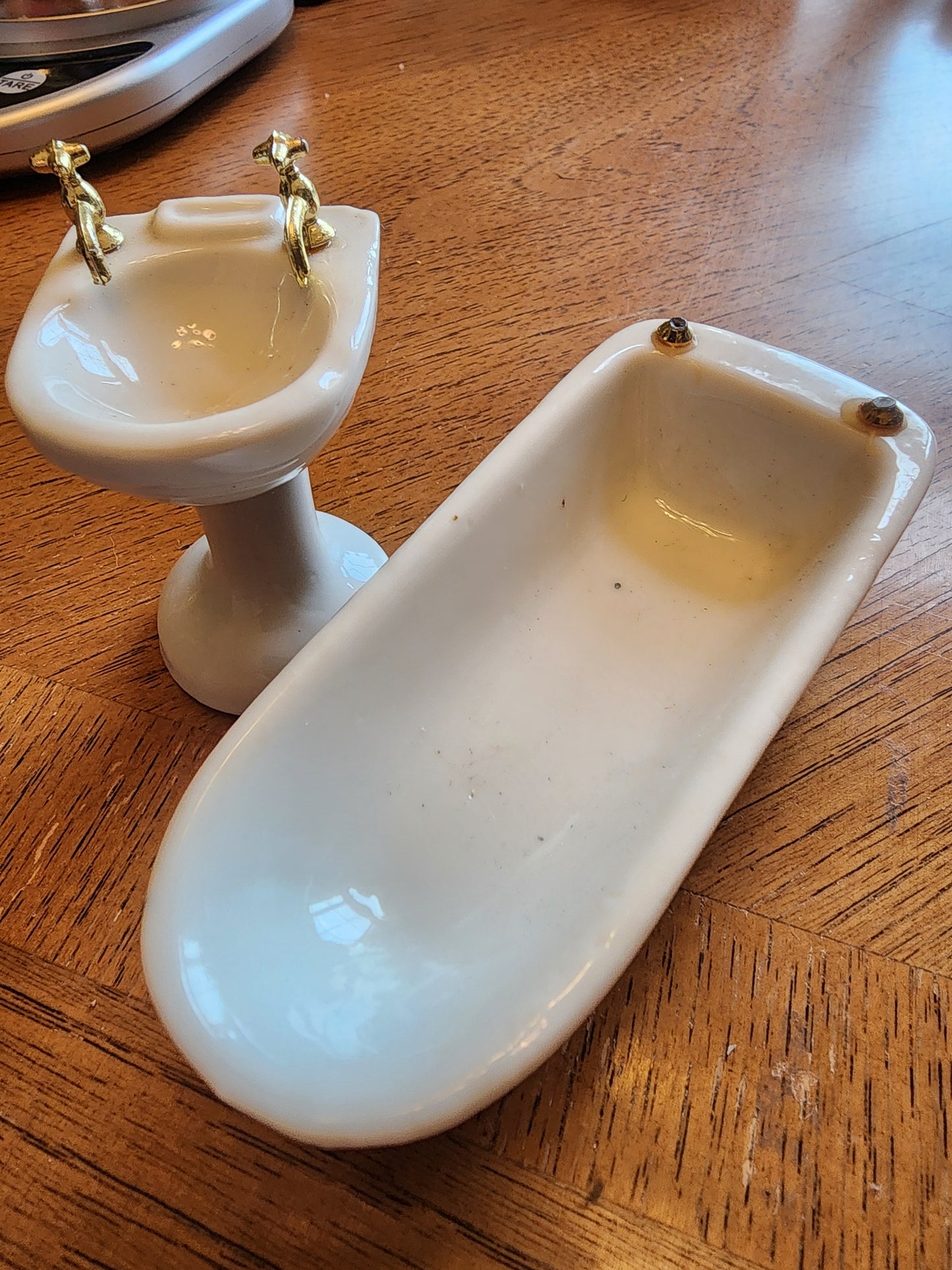 Vintage Porcelain tub and sink for  Doll House