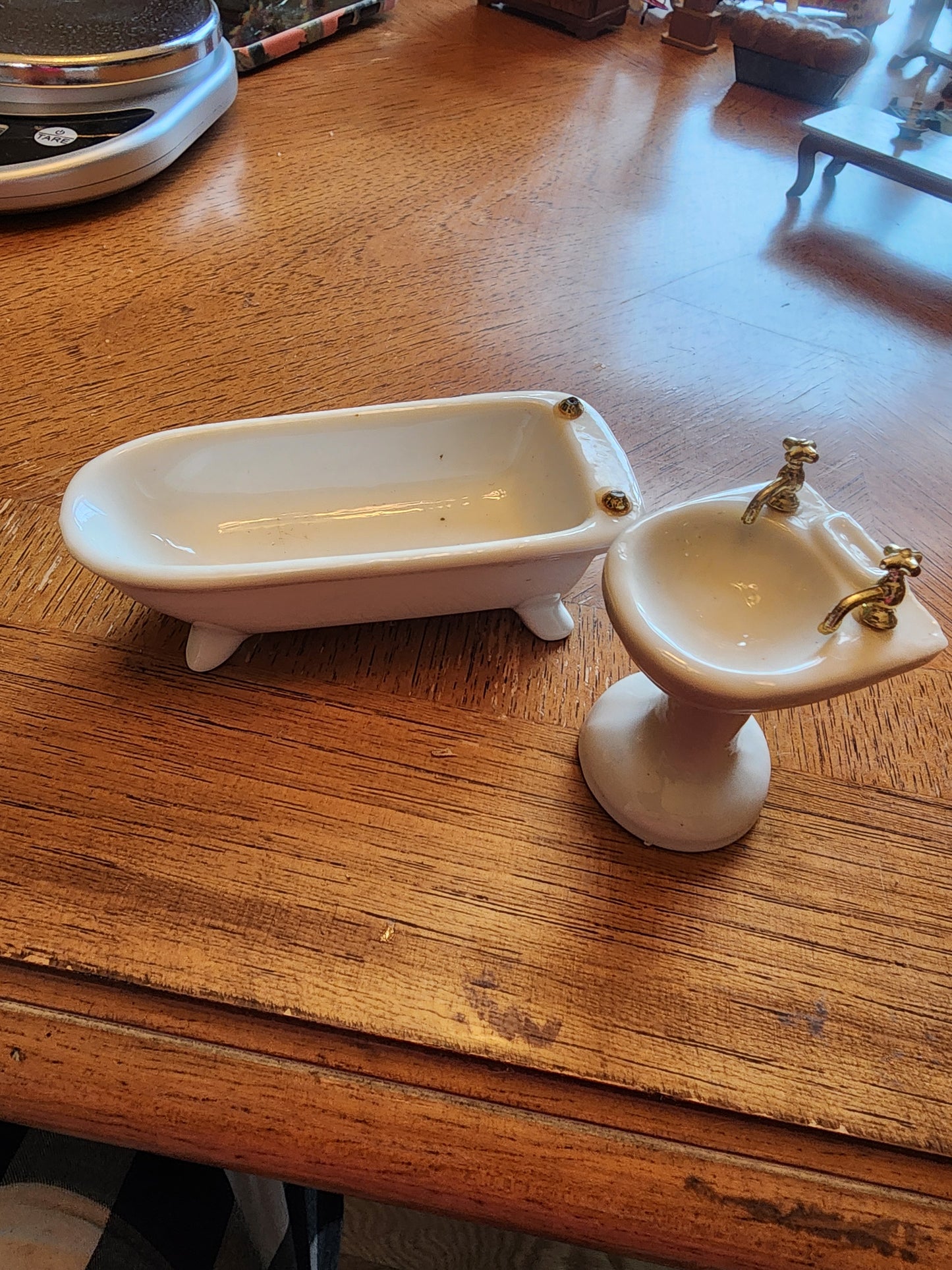 Vintage Porcelain tub and sink for  Doll House