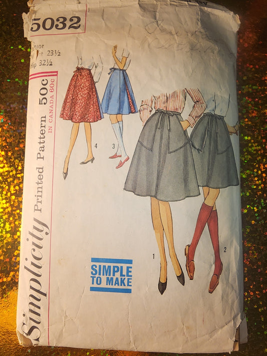 Simplicity vintage Pattern 5032 reversible wrap around  junior skirt waist 23.5