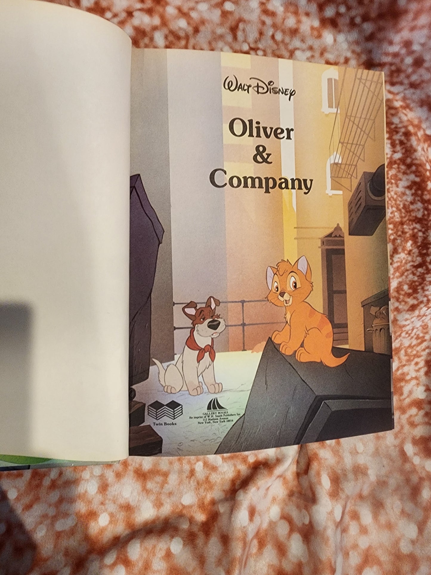 Walt Disney Classic Series Oliver & Company Children's Book Hardcover 1990