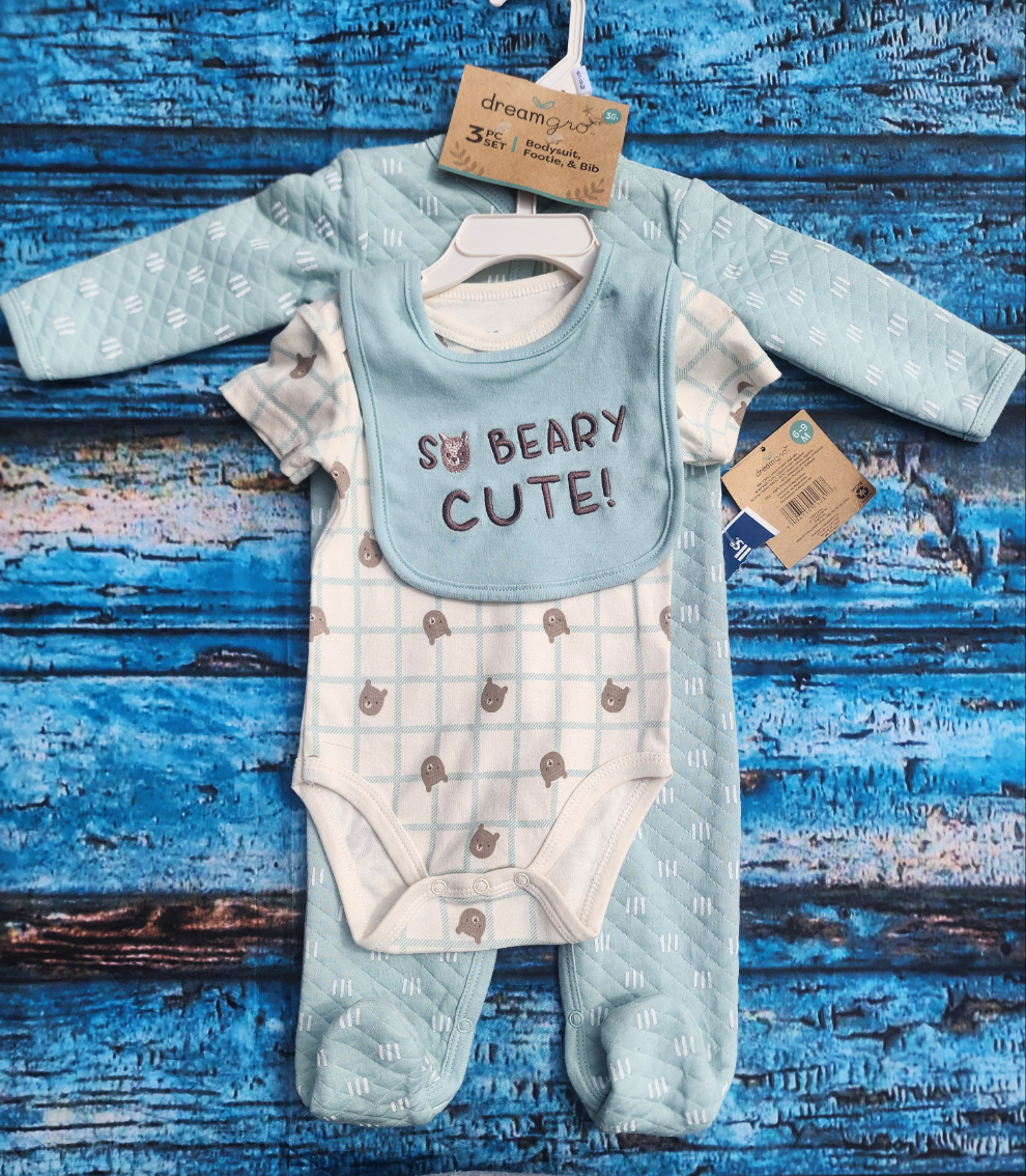 Dreamgro 3-piece baby outfit set. Includes a long-sleeved quilted footie, a short-sleeved bodysuit with bear print, and a "So Beary Cute!" bib. Size 6-9 months.
