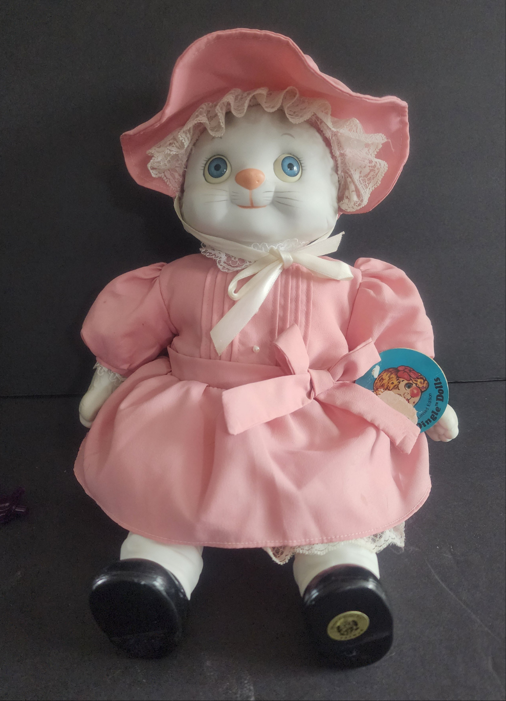 Dolly Dingle's Kittie Cuti Porcelain Musical Cat Doll L. Edition 681/2000