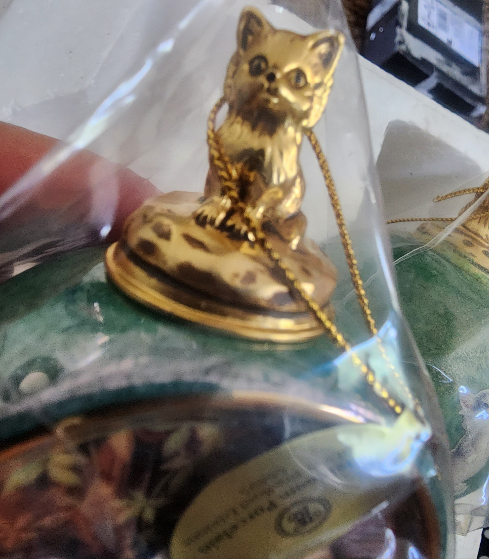 2 1999 Bradford Exchange Porcelain Hanging Figural Cat Round Ball Ornaments