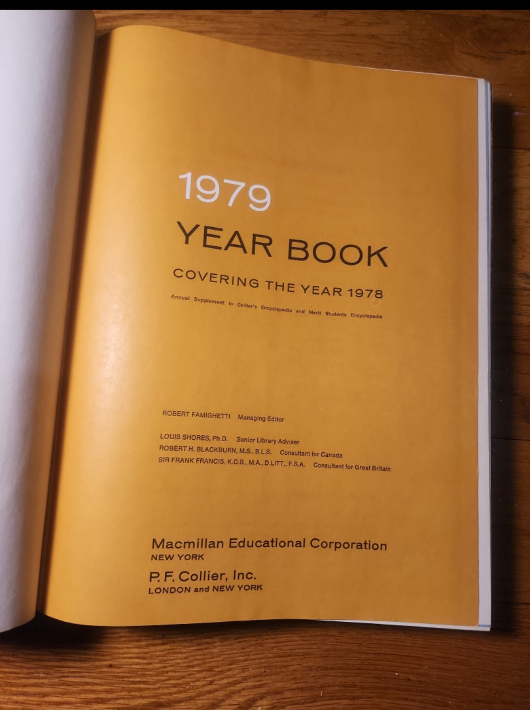 COLLIER'S ENCYCLOPEDIA 1979 YEARBOOK