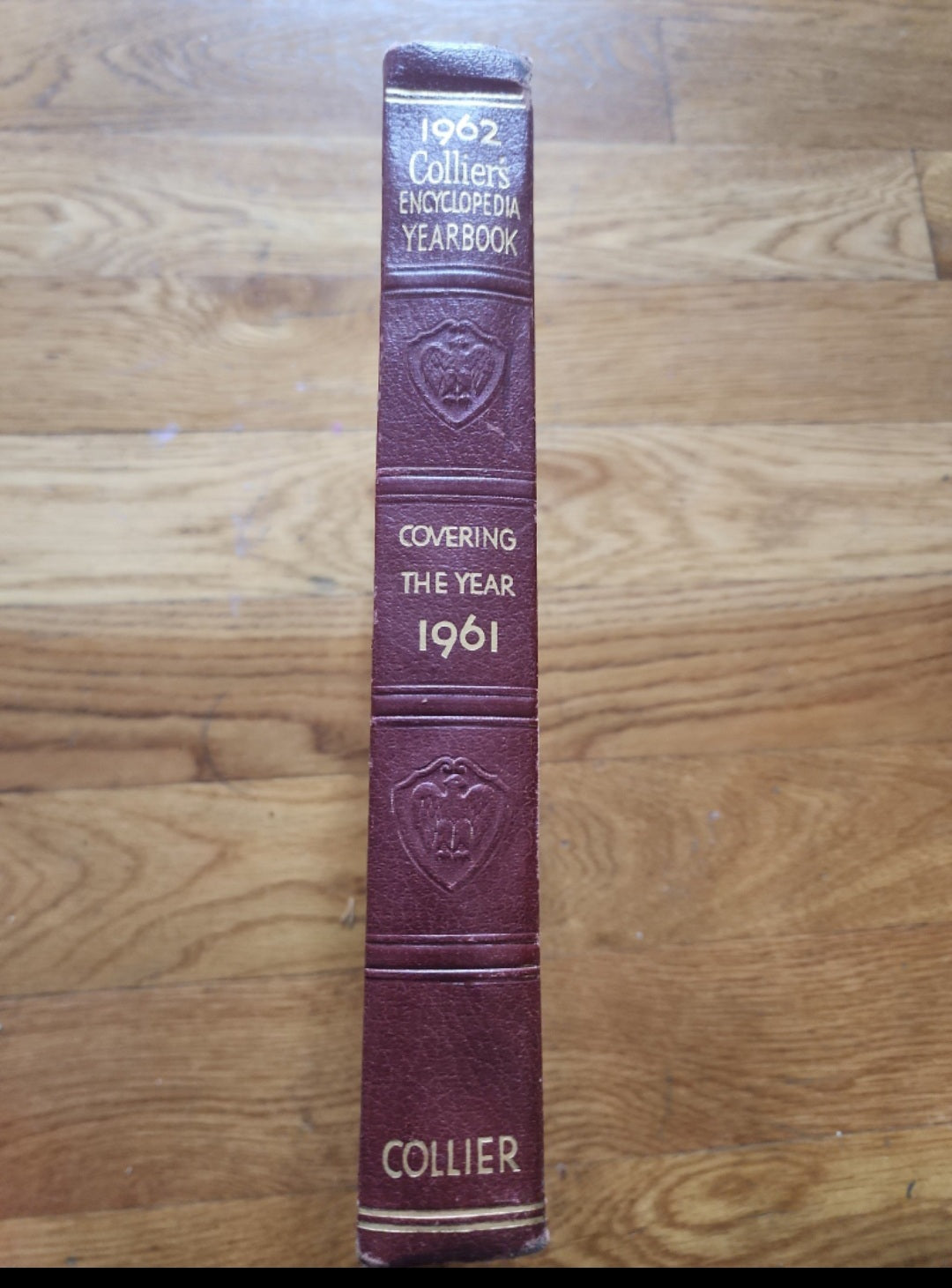 Vintage 1962 Collier’s Encyclopedia Yearbook Book covering the Year 1961