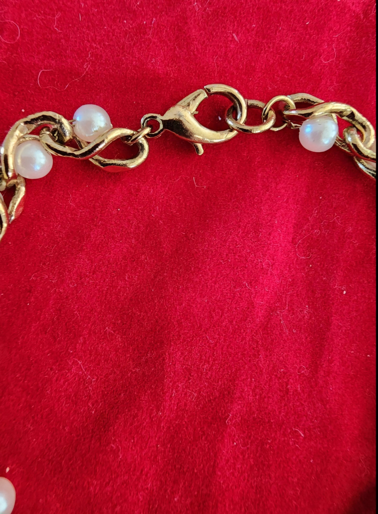 Vintage Gold tone Bracelet  with Lustrous Faux Pearls