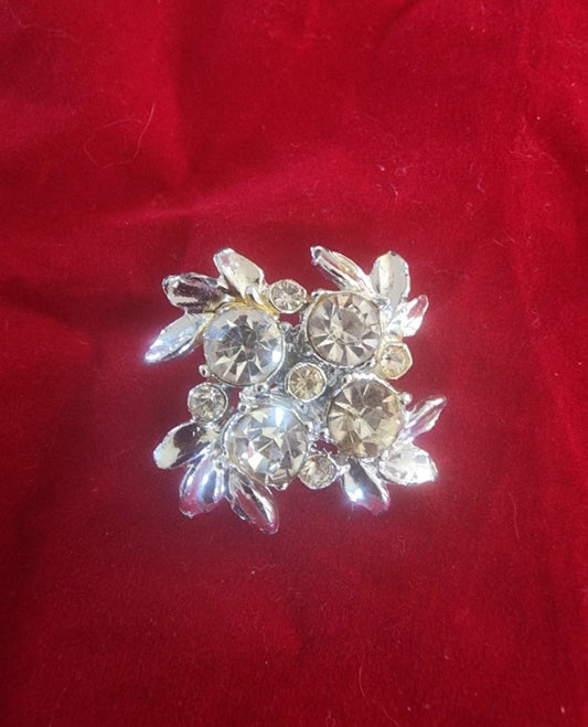 Vintage rhinestone Cluster brooch