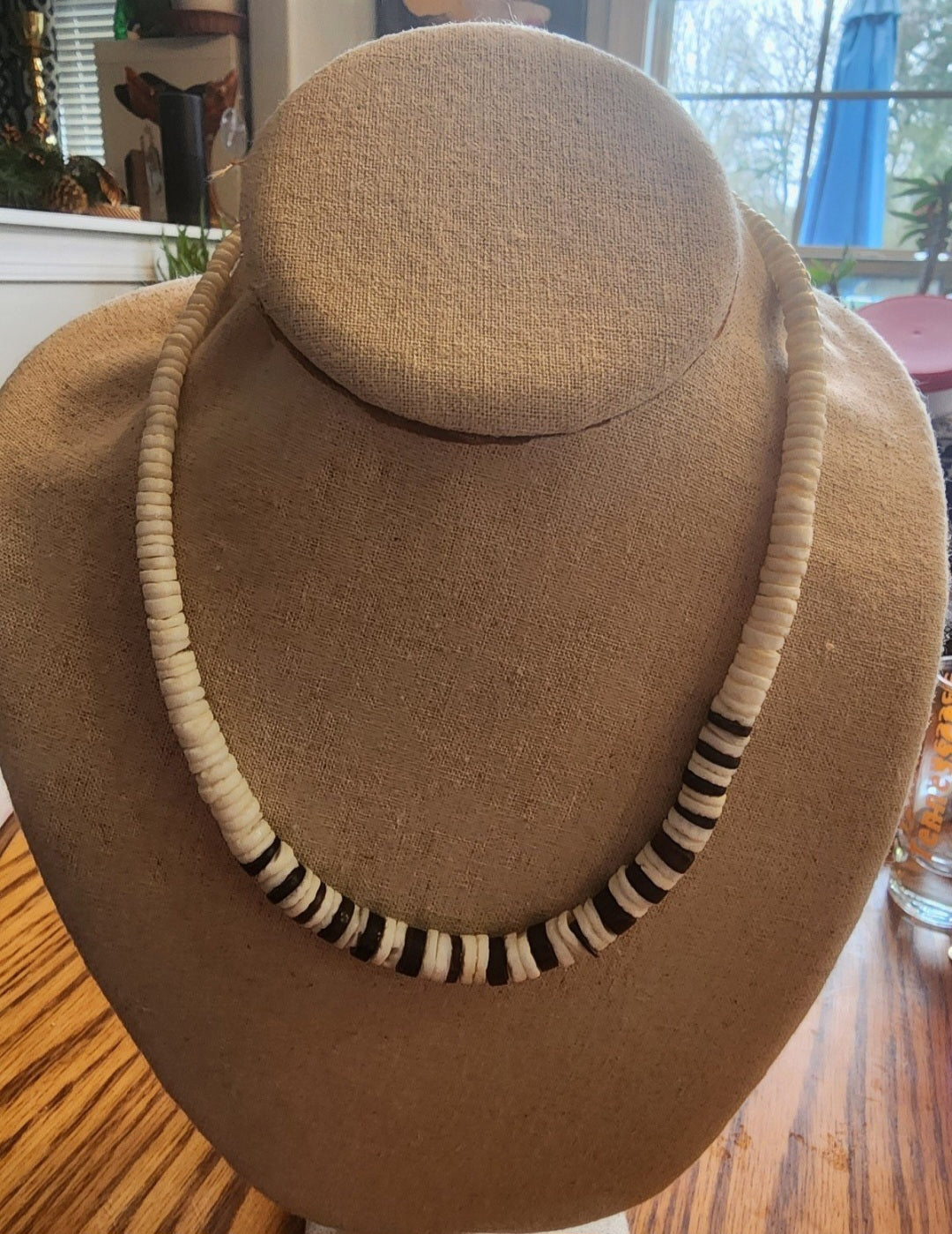 Vintage Hawaiian White & Black Puka Shell Choker 17 inches