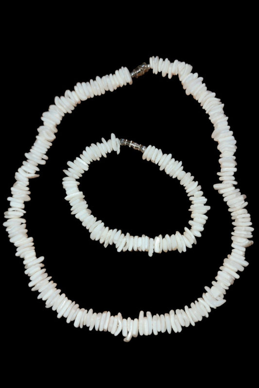 Vintage Hawaiian White Puka Shell Chip Choker and Bracelet  Barrel Screw Clasp