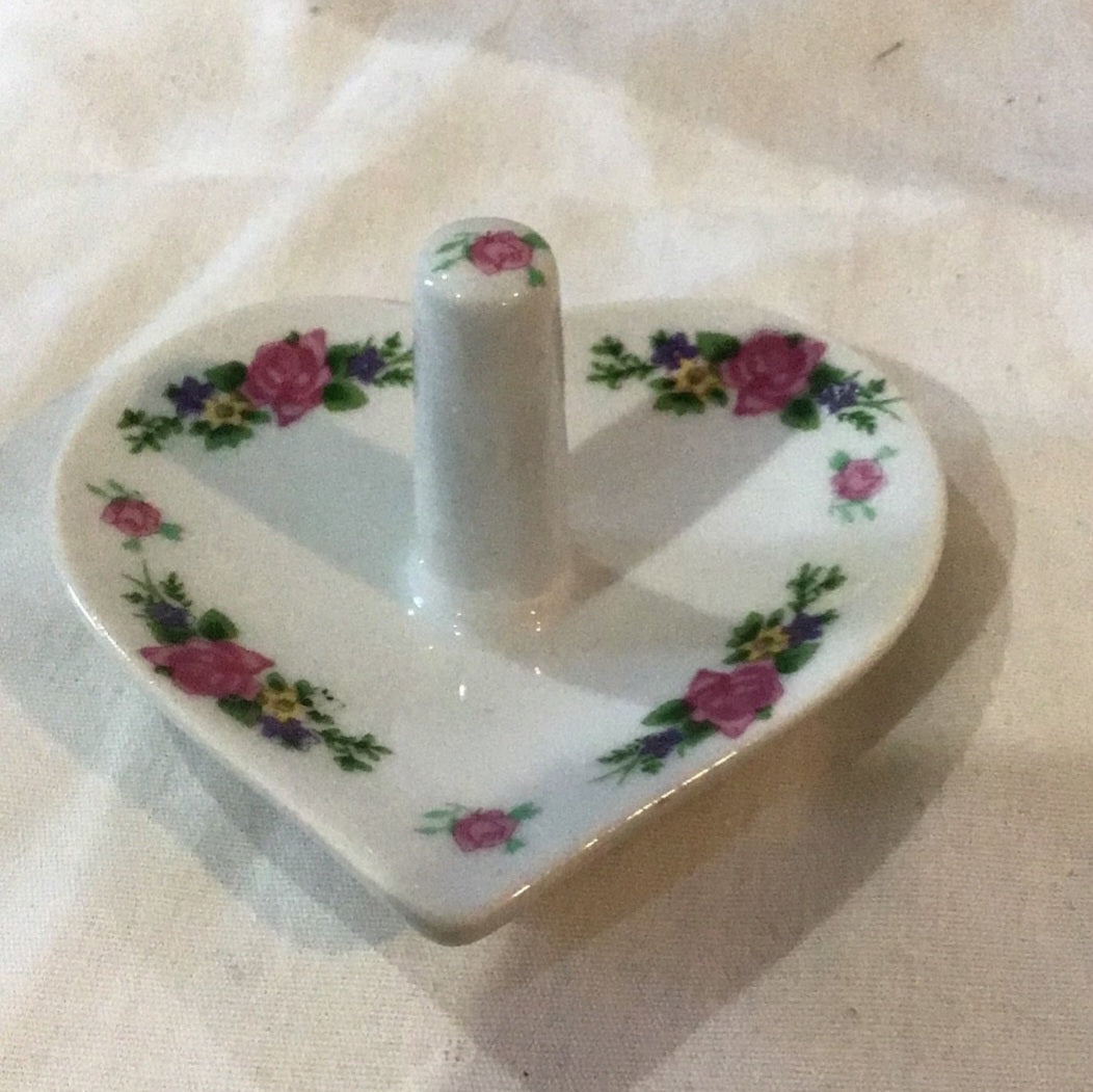 Porcelain Heart Shaped  Tree Ring with Roses