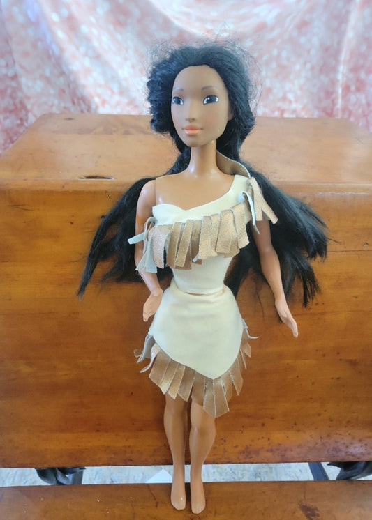 Vintage 1976 Mattel Disney Pocahontas Doll - 18” Tall Swival Hips Beautiful!! (202)