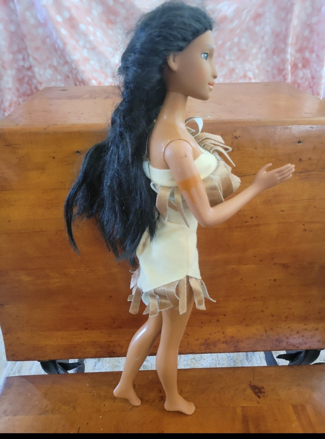 Vintage 1976 Mattel Disney Pocahontas Doll - 18” Tall Swival Hips Beautiful!! (202)