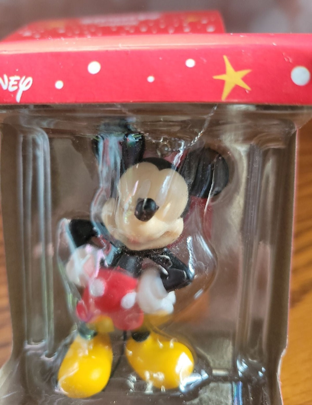 Charming set of Mickey and Minnie Mouse ornaments!