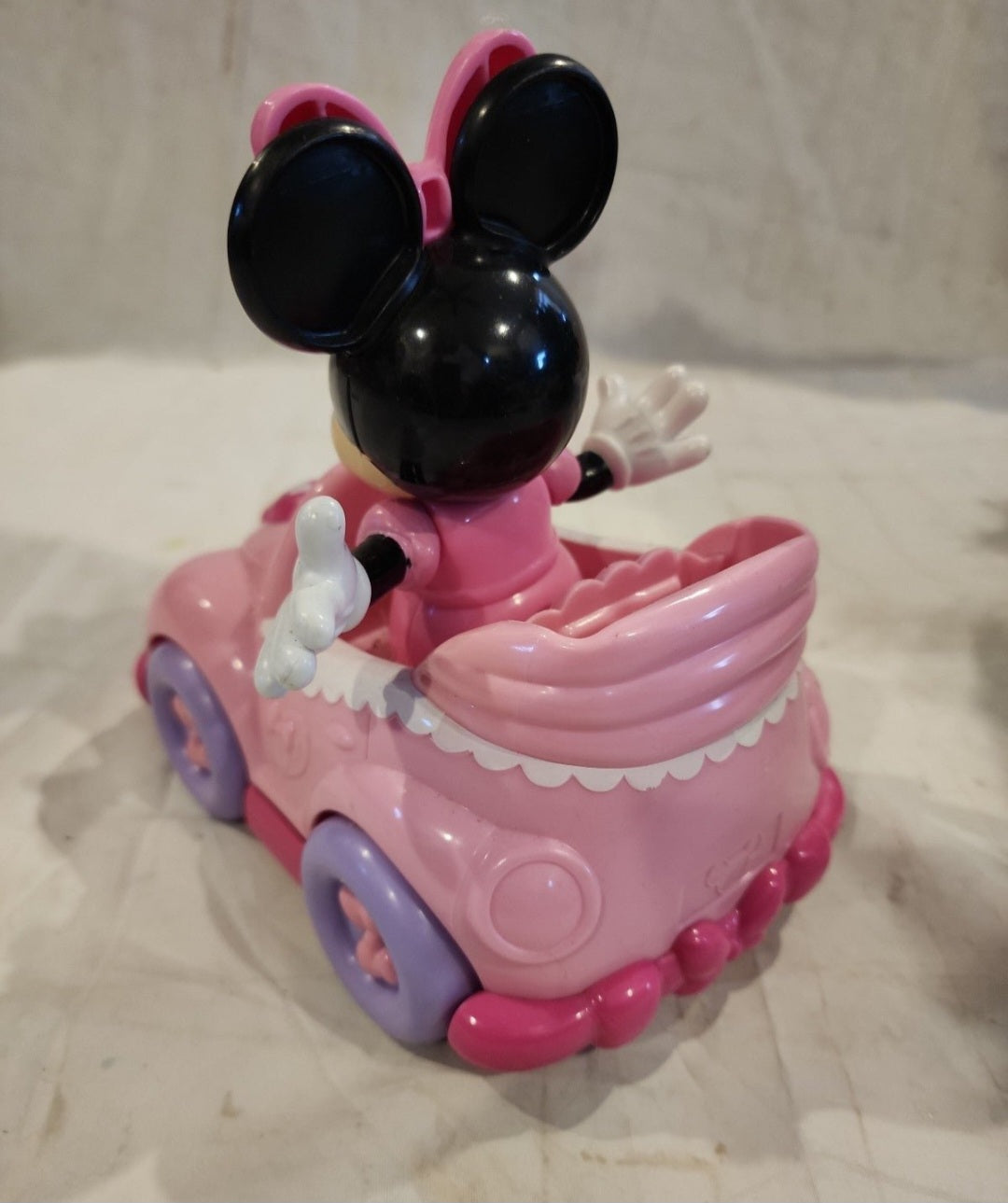 Disney Minnie Mouse Push Car With Electronic Sounds