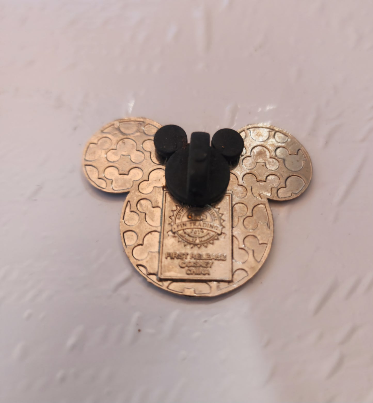 Disney Trading Pin - World Mickey Mouse Head Earth 2010