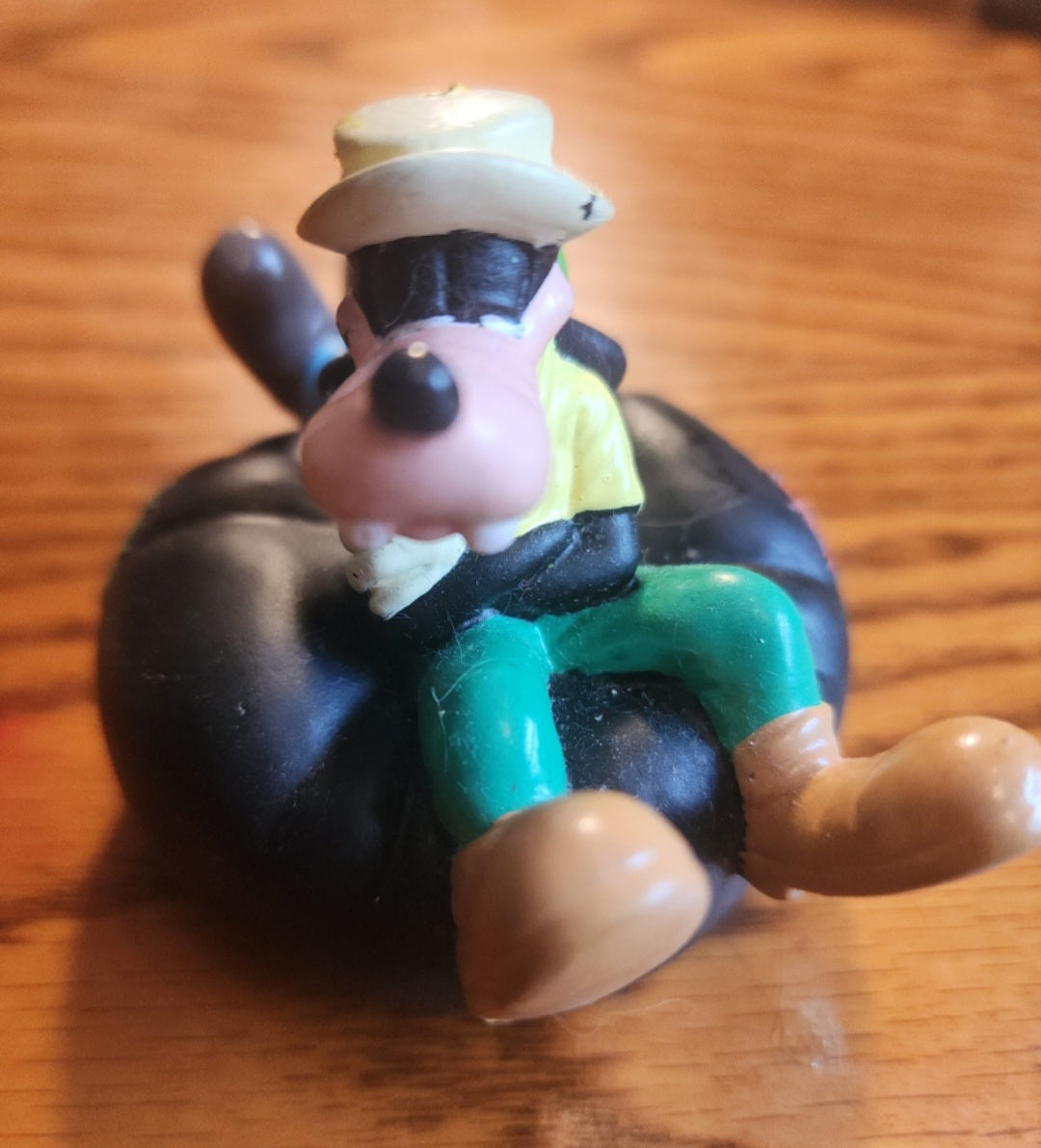 Vintage 90s Disney Goofy on Inner Tube Figure Toy Burger King Kids Club - 2.5" Tall