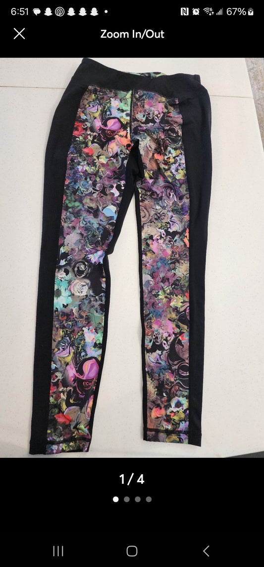 CYNTHIA ROWLEY Yoga Pants Medium with abstract print in spring colors