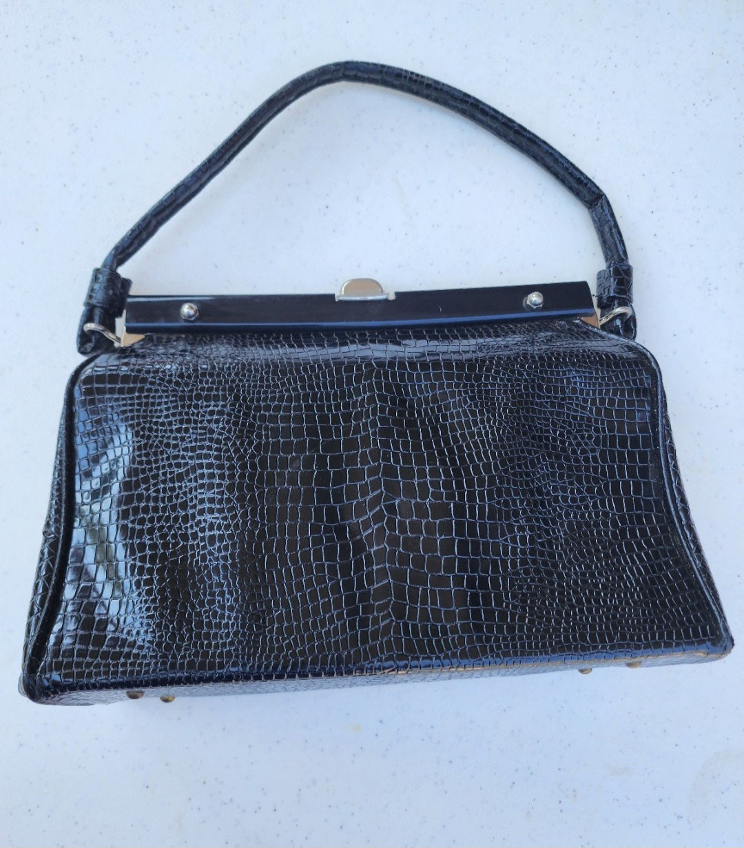 Vintage Dover Leather Handbag. Snap closure, Inside zippered compartment