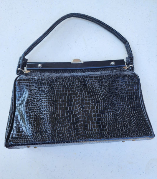 Vintage Dover Leather Handbag. Snap closure, Inside zippered compartment