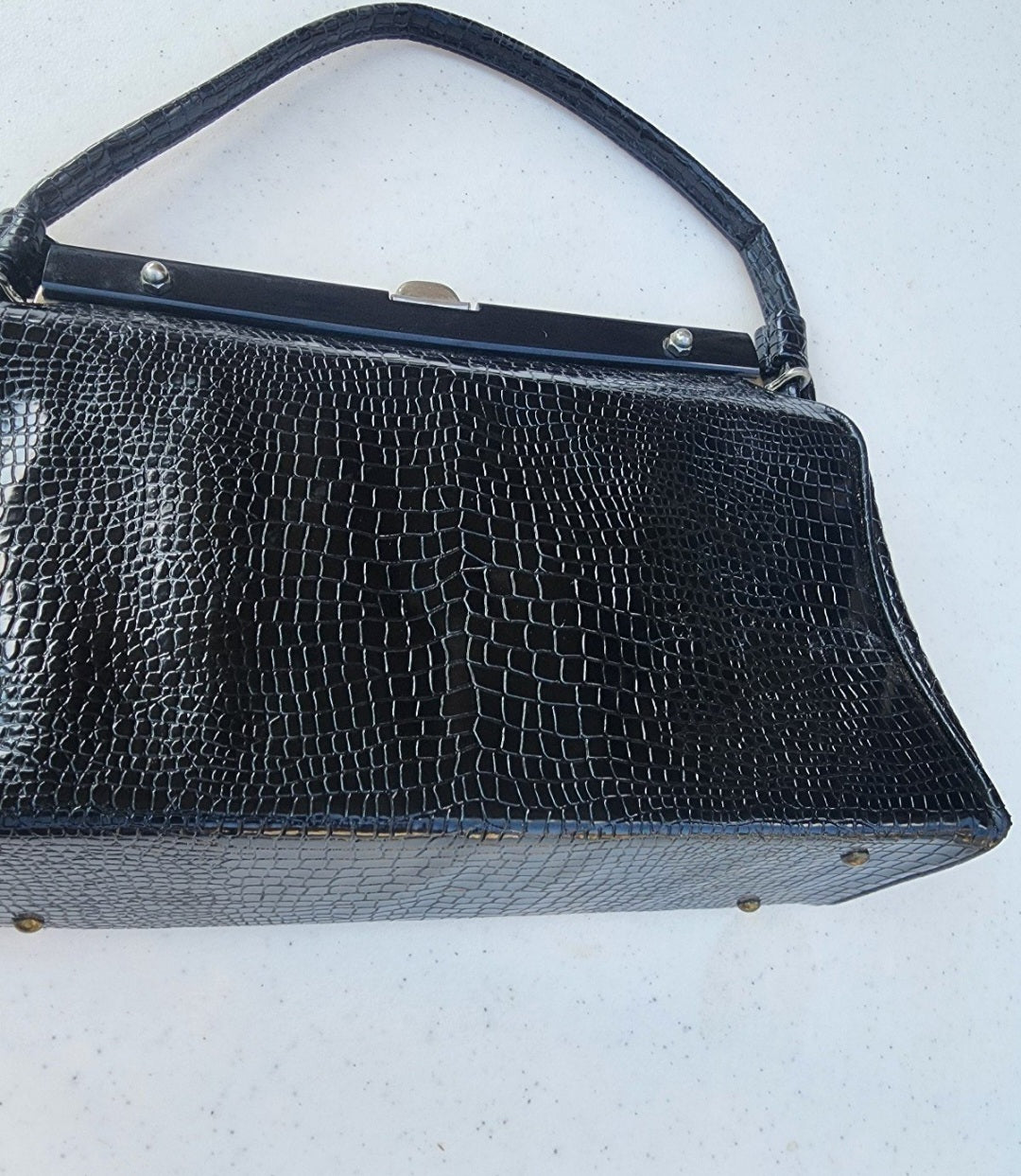 Vintage Dover Leather Handbag. Snap closure, Inside zippered compartment