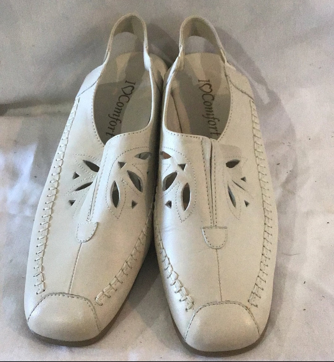 Women's leather cream shoes, i love comfort  size 9