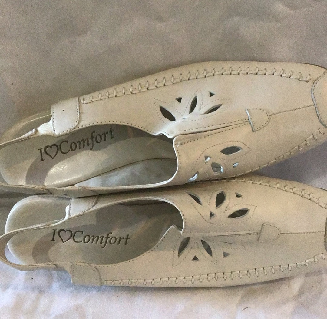 Women's leather cream shoes, i love comfort  size 9