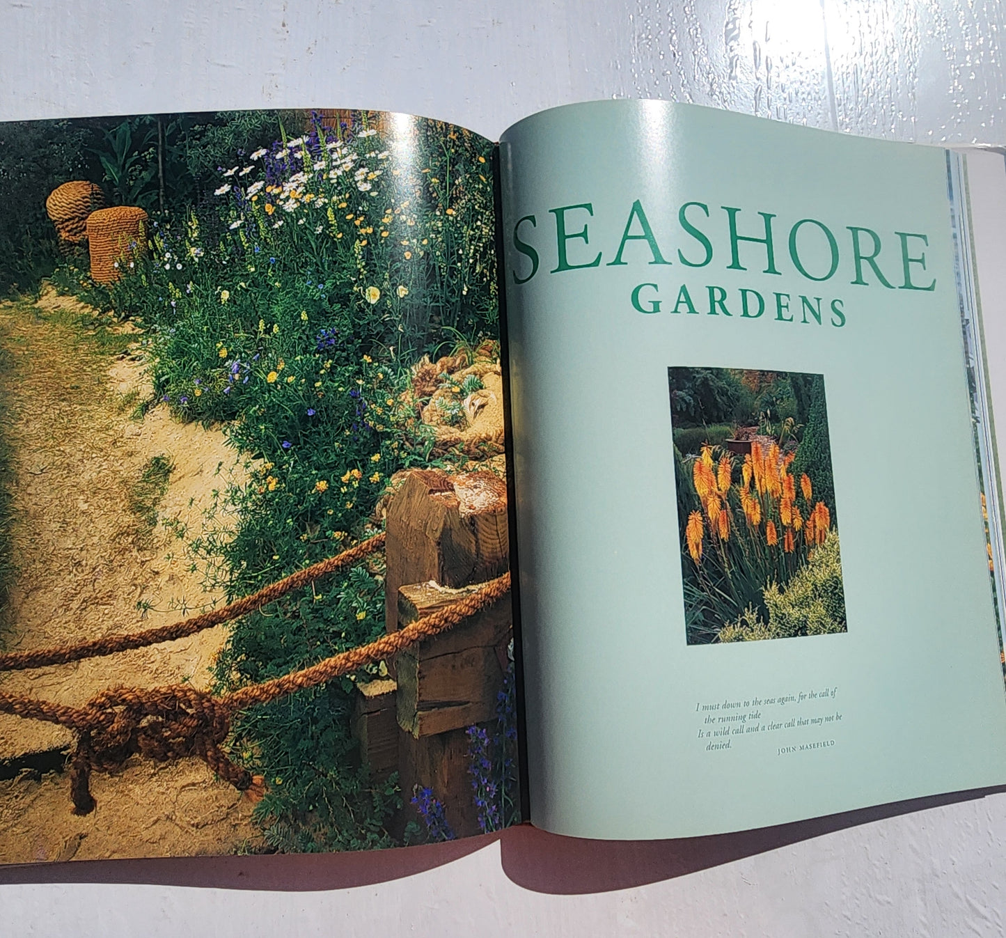 Glorious Gardens: Designing, Creating, Nurturing HB
Book by Jacqueline Hériteau