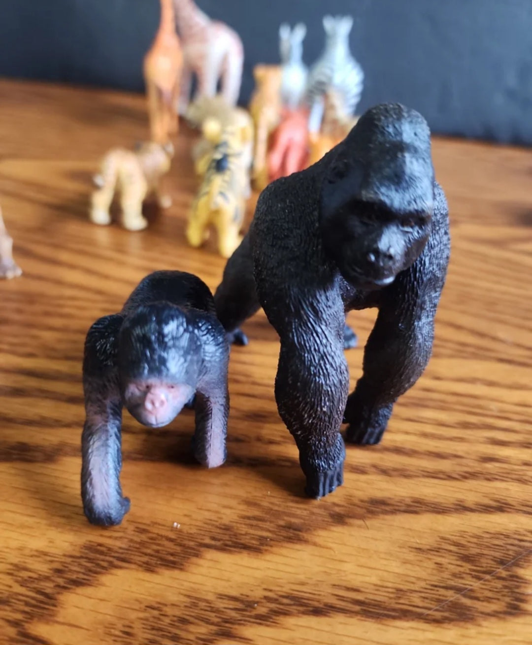 Lot of  16 Jungle Animals figures Cheetahs Leopards Zebras Gorillas Giraffes, et