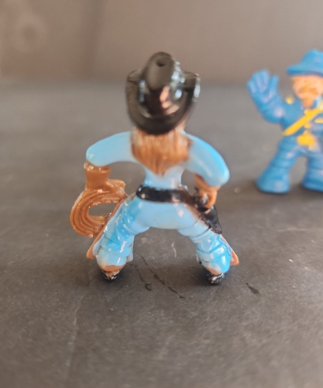 Lincoln Logs Frontiersman,, Cowgirl, 3 Soldier Blue Men, 2 Cowboys   2” Lot of 7