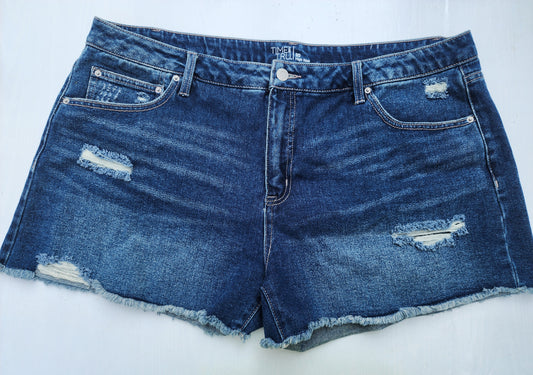 Time & Tru Women's 20 High Rise Distressed Frayed Denim Shorts Dark Wash Jean