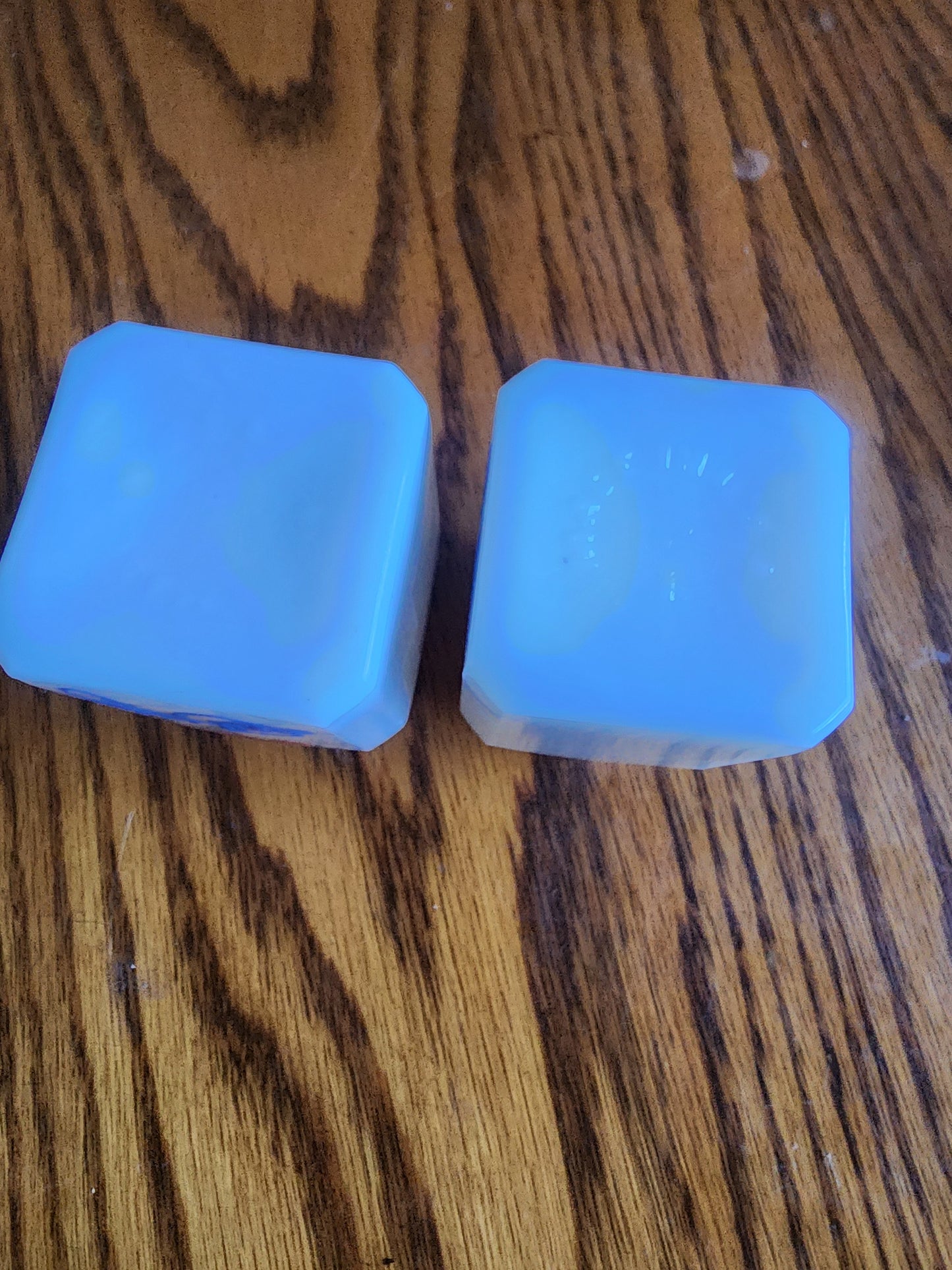 Vintage Patriotic Milk Glass Shakers – McKee/Tipp City
This is a charming pair of vintage milk glass salt and pepper shakers