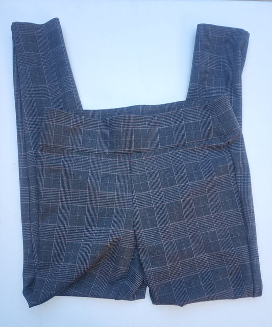 D. JEANS Women’s gray plaid stretch Pants size 10