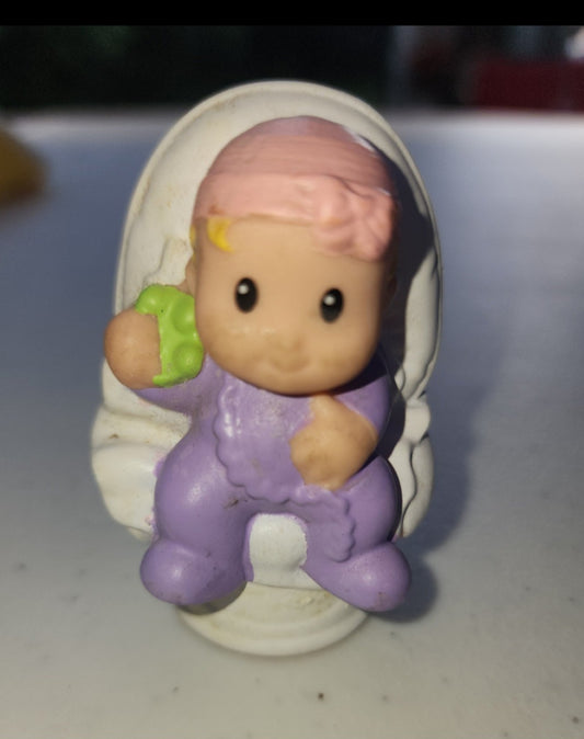 2012 Mattel Fisher Price Little People Baby Girl In Car Carrier Seat