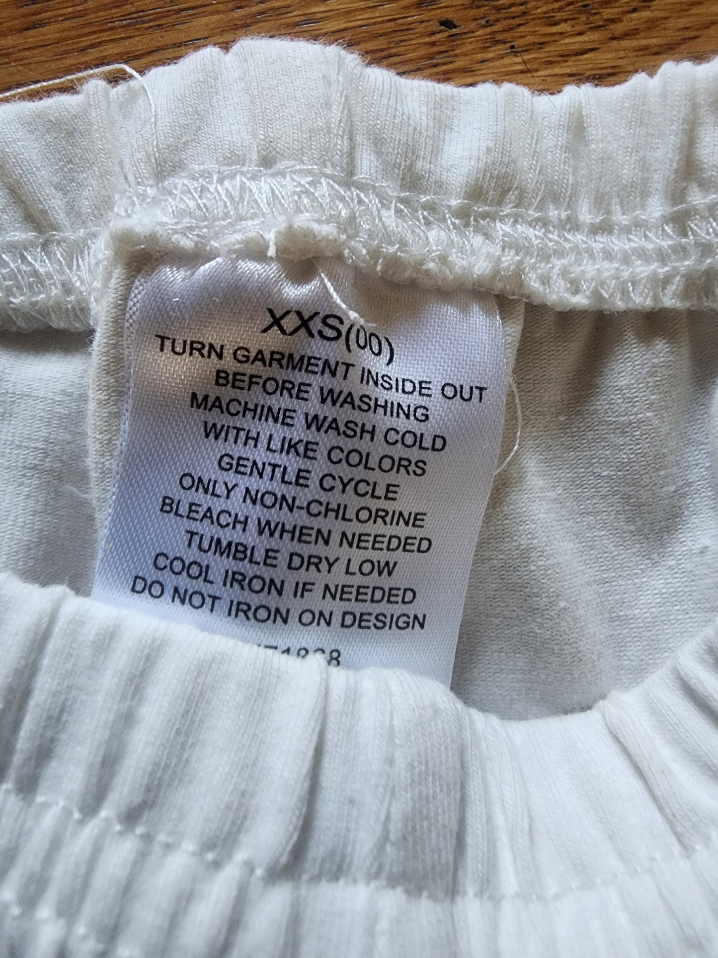 New Snoopy Peanuts off white shorts XXS 0