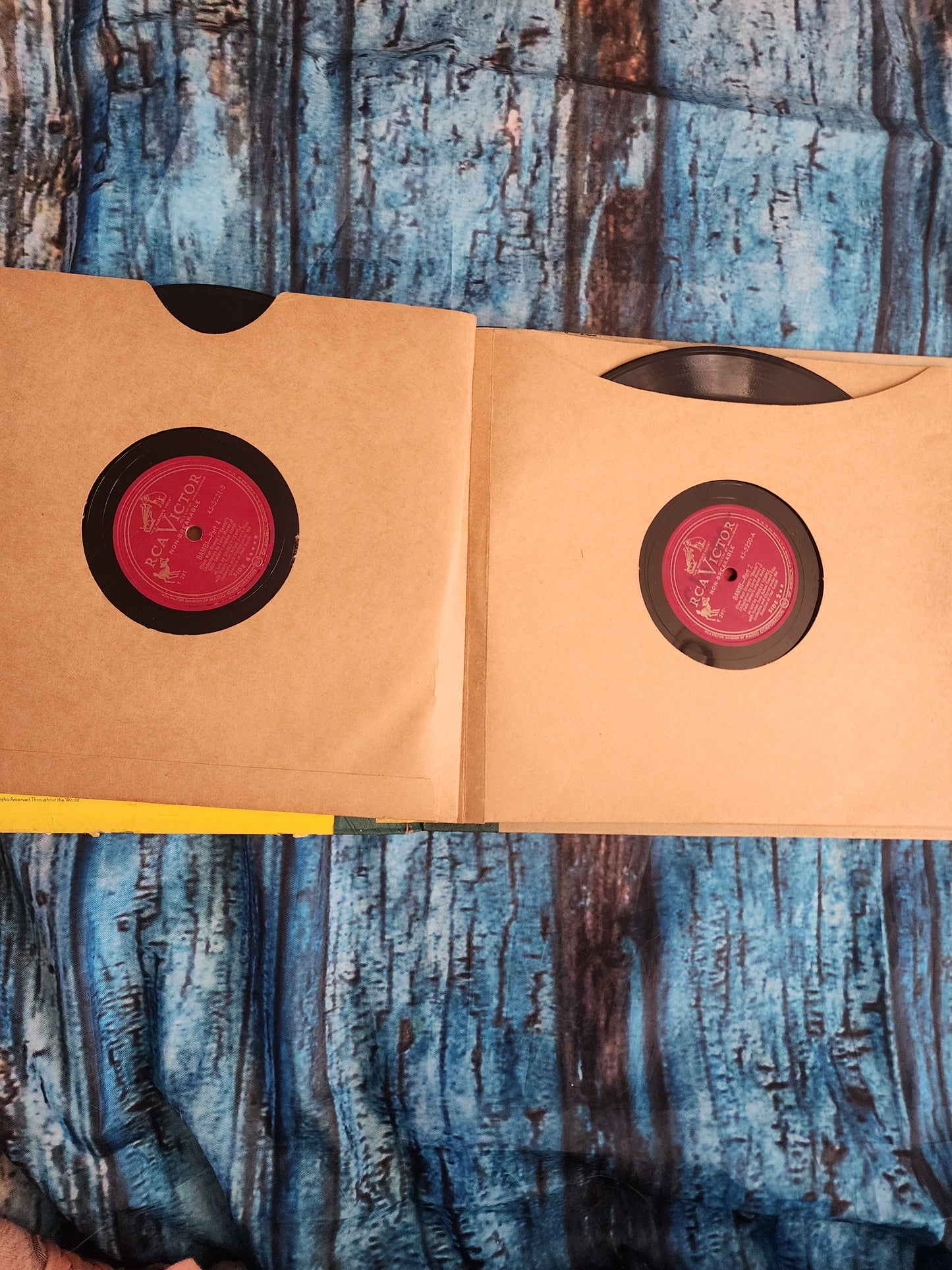 VTG RCA Victor Little Nipper Shirley Temple Tells the Story of Bambi (1949)