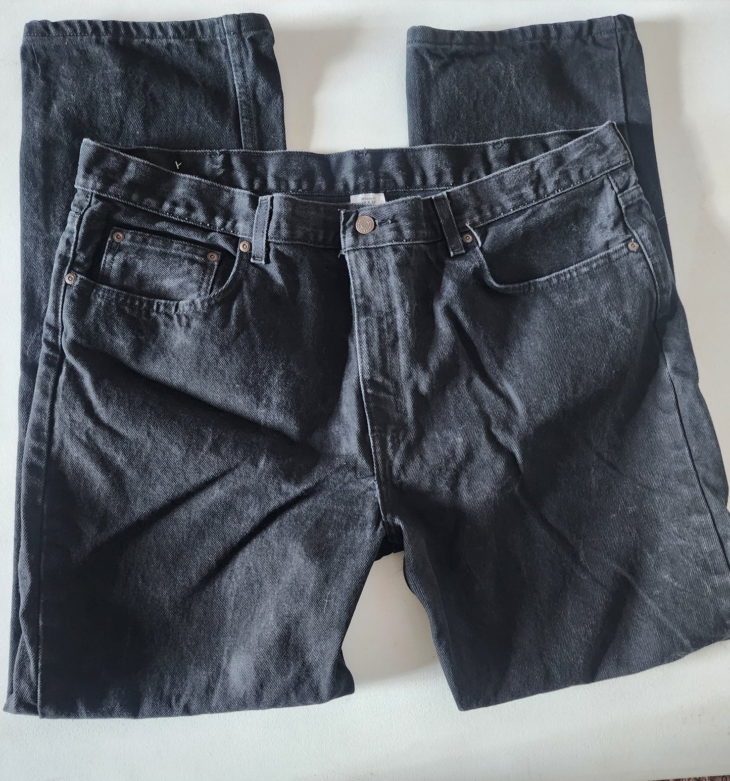 Men's Black  Denim Jeans 40 x 32 in very good condition.