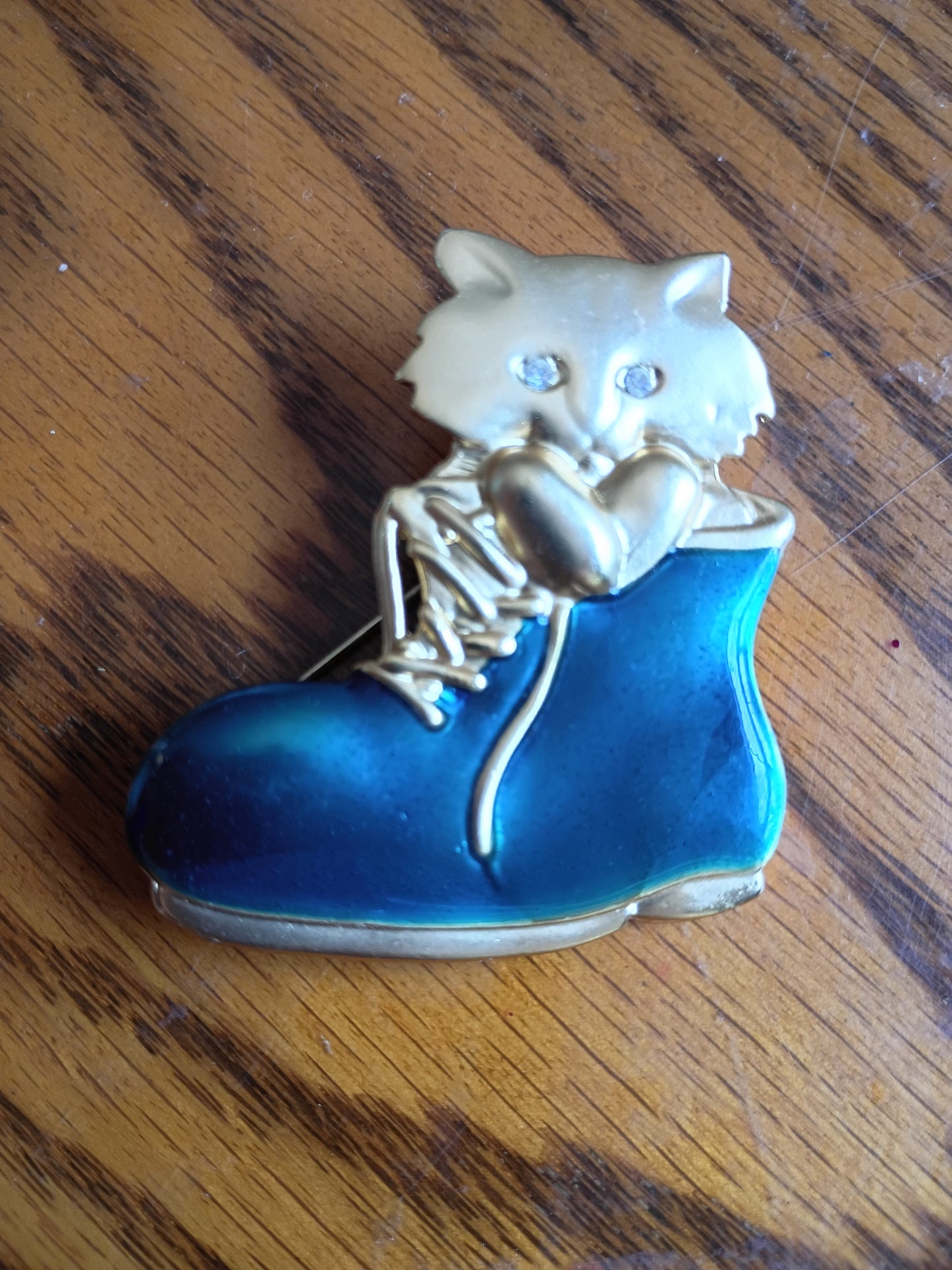 Vintage Cat In Boot Brooch Pin  Gold Tone with green enamel 2" by 2"