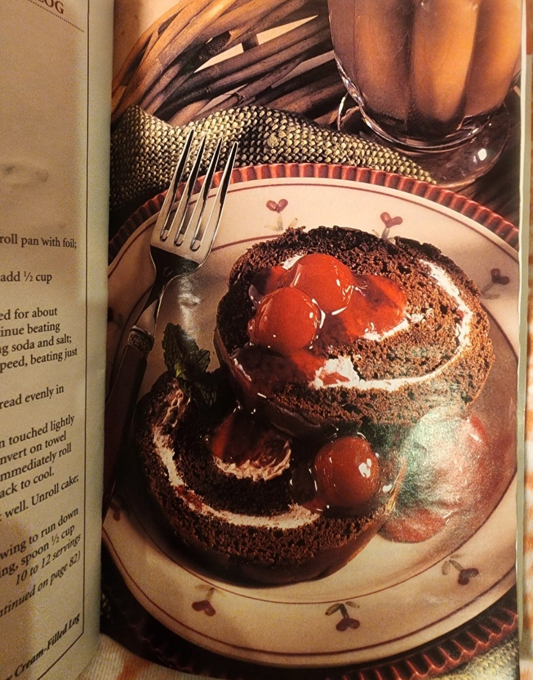 Hershey's Best-Loved Recipes Publications International PB, Cookbook