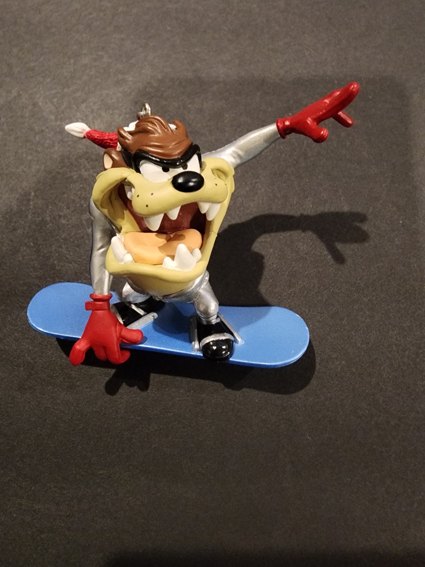 HALLMARK Keepsake 2005 MAKE WAY Taz LOONEY TUNES Christmas Ornament TASMANIAN
